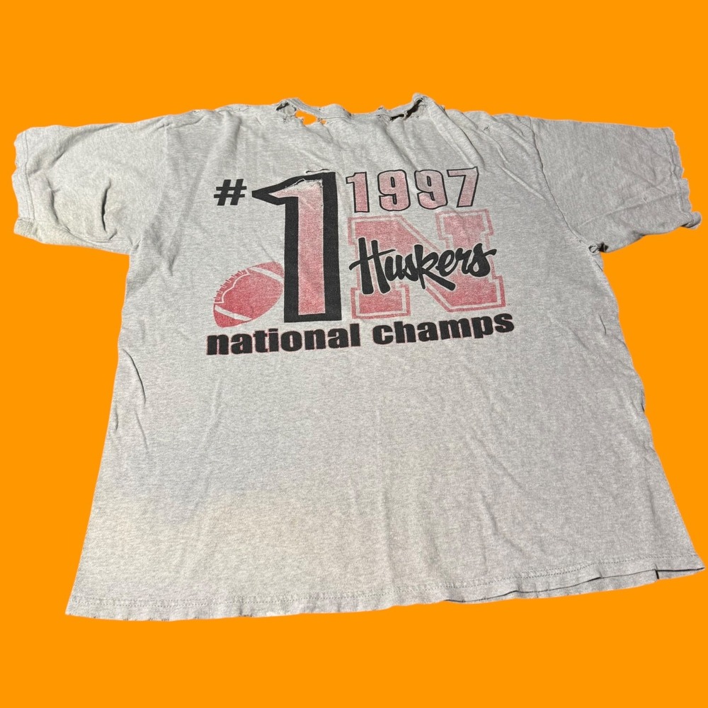 Vintage Champion Nebraska Huskers 1997 National Champs T Shirt Gray Thrashed L